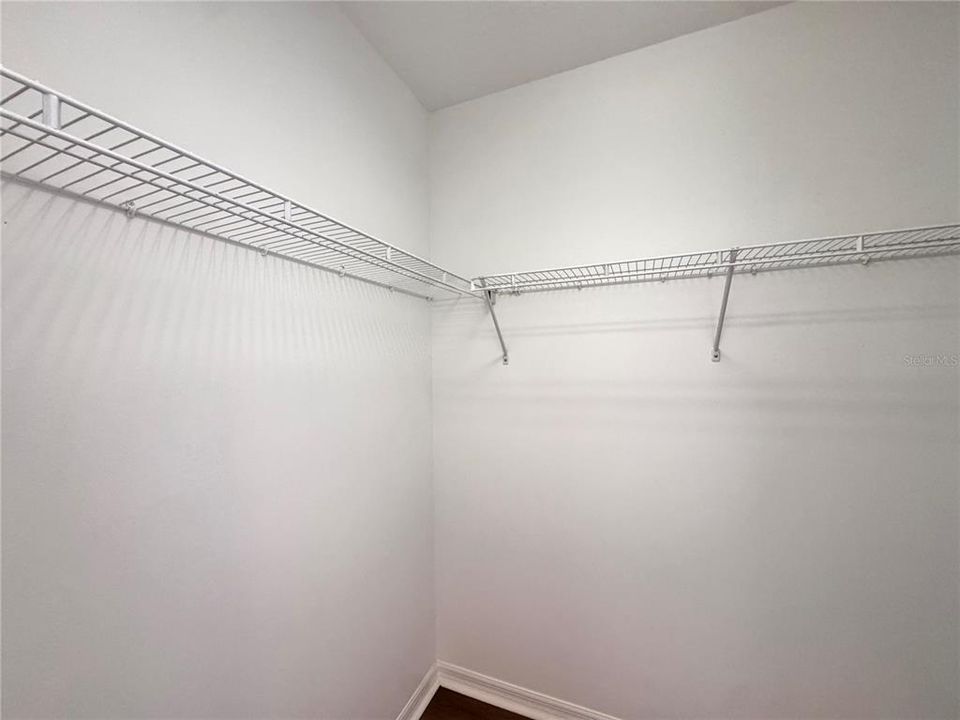 Active With Contract: $1,999 (2 beds, 2 baths, 1405 Square Feet)