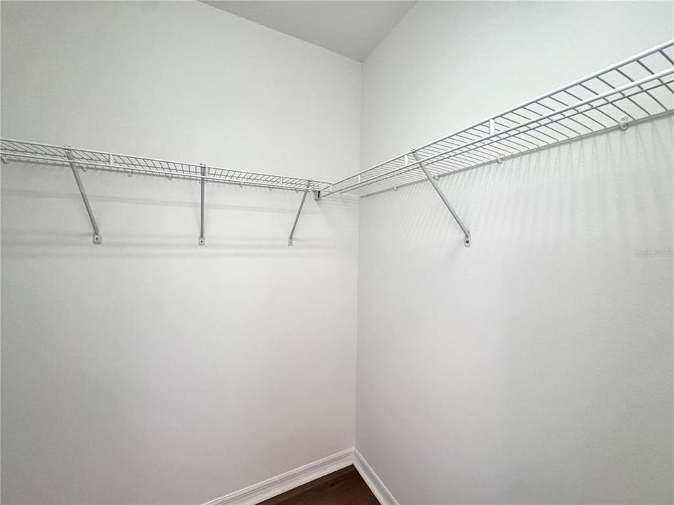 Active With Contract: $1,999 (2 beds, 2 baths, 1405 Square Feet)
