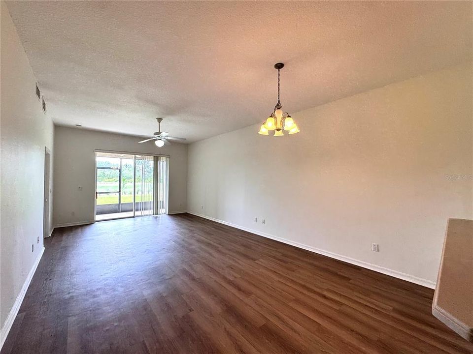 Active With Contract: $1,999 (2 beds, 2 baths, 1405 Square Feet)