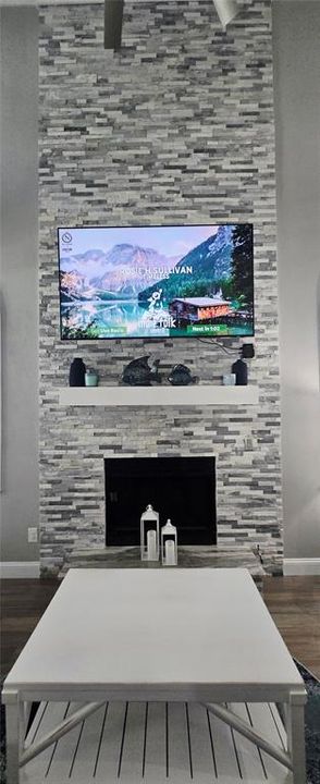 En Venta: $823,000 (5 camas, 3 baños, 2394 Pies cuadrados)