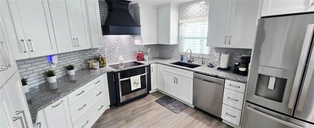 En Venta: $823,000 (5 camas, 3 baños, 2394 Pies cuadrados)