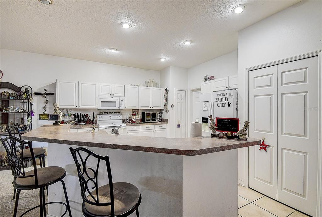 En Venta: $359,900 (3 camas, 2 baños, 2008 Pies cuadrados)