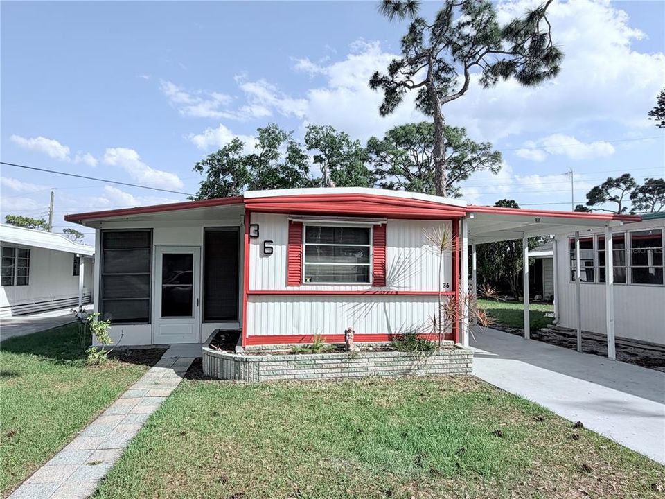 For Sale: $65,000 (1 beds, 1 baths, 576 Square Feet)