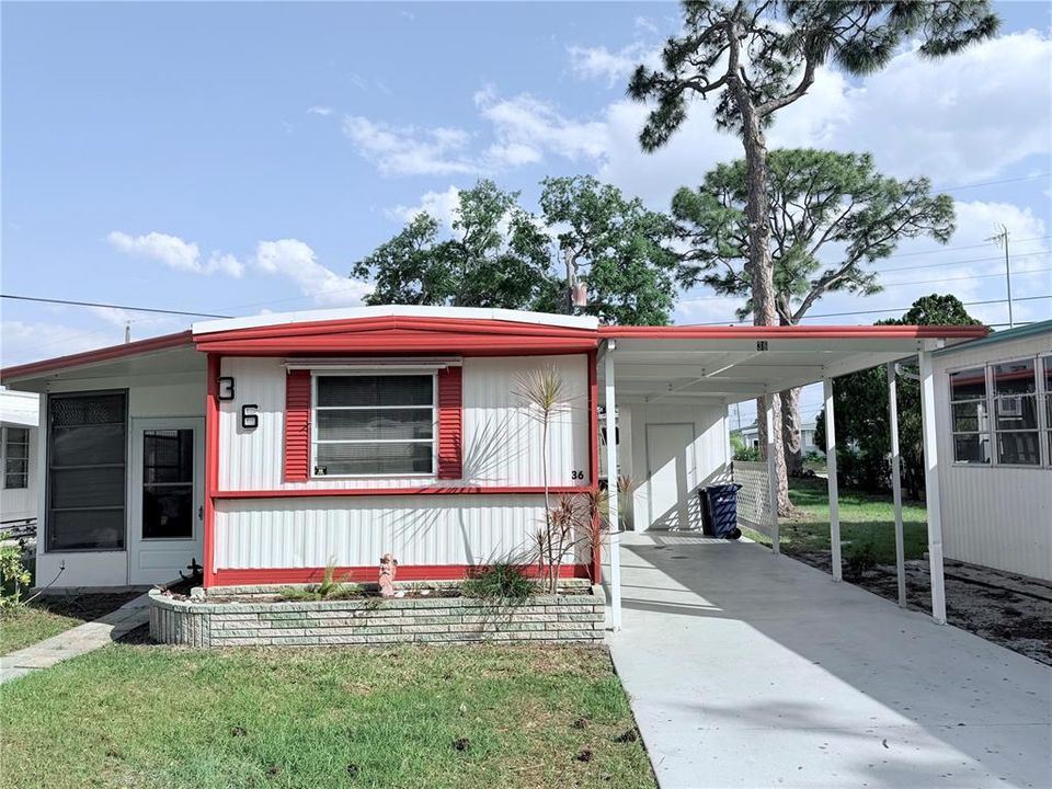 For Sale: $65,000 (1 beds, 1 baths, 576 Square Feet)