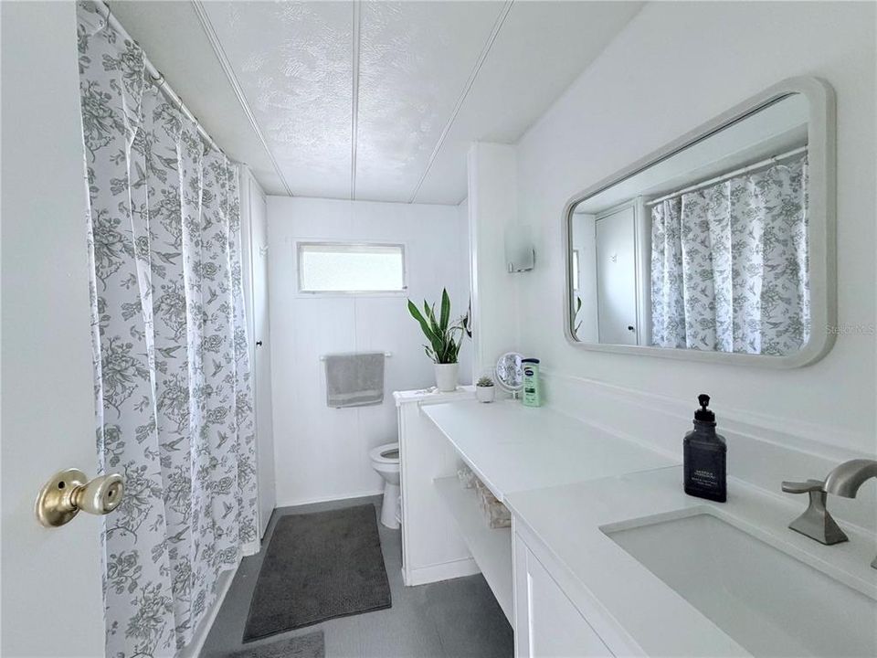 For Sale: $65,000 (1 beds, 1 baths, 576 Square Feet)
