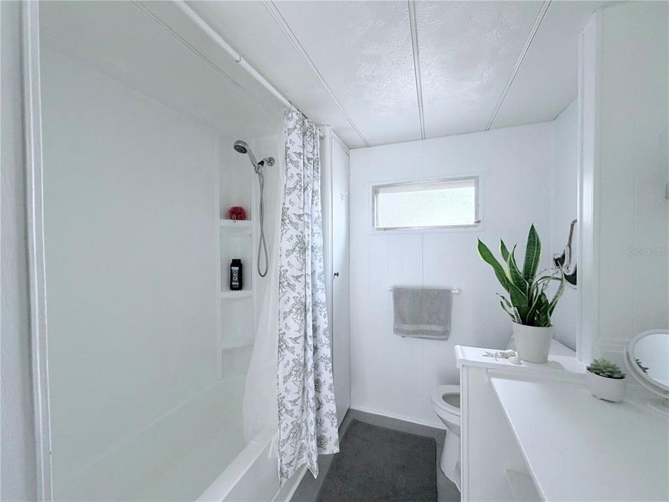 For Sale: $65,000 (1 beds, 1 baths, 576 Square Feet)