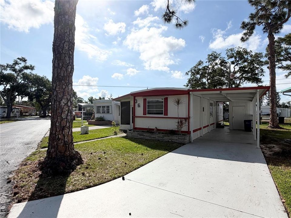 For Sale: $65,000 (1 beds, 1 baths, 576 Square Feet)
