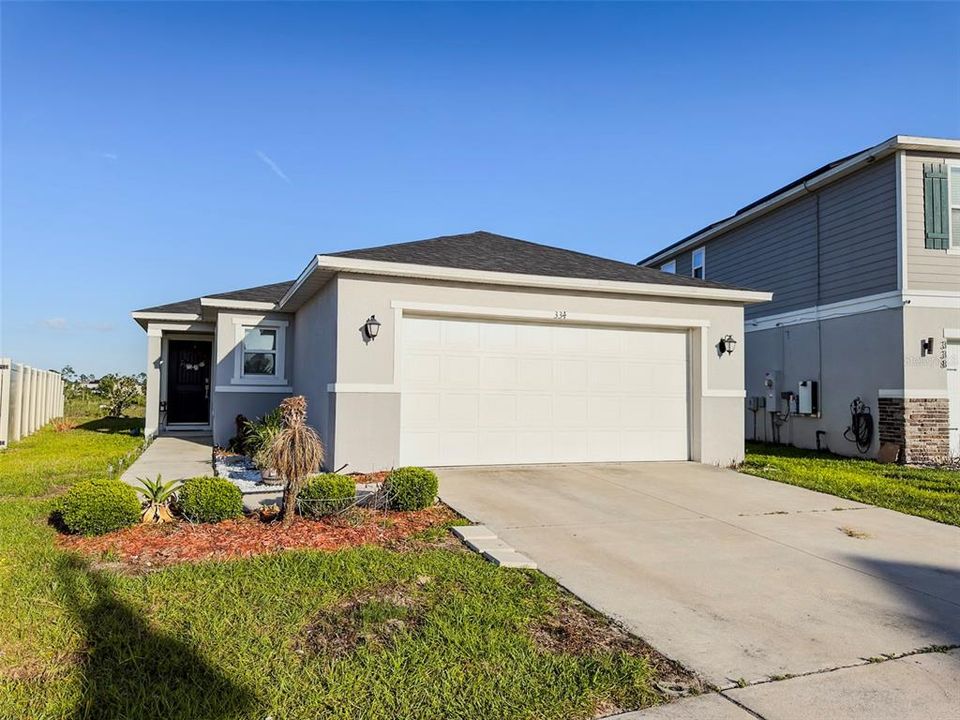 Active With Contract: $2,100 (3 beds, 2 baths, 1511 Square Feet)