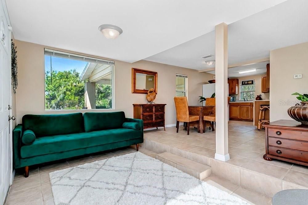 Activo con contrato: $275,000 (2 camas, 1 baños, 920 Pies cuadrados)