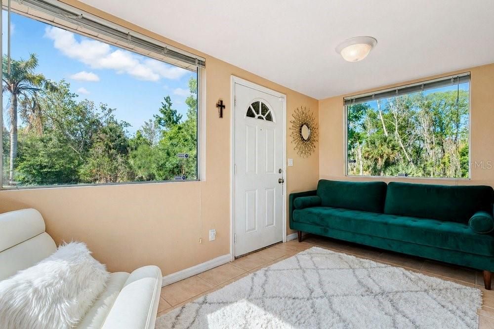 Activo con contrato: $275,000 (2 camas, 1 baños, 920 Pies cuadrados)