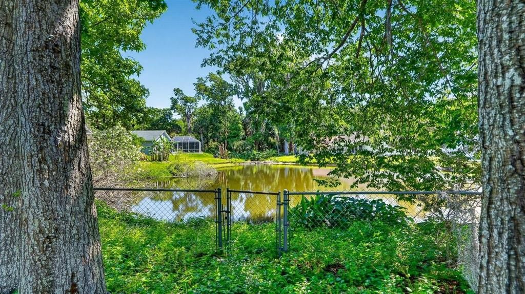 На продажу: $219,900 (3 спален, 2 ванн, 1081 Квадратных фут)