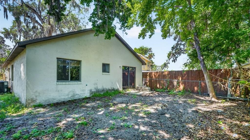 На продажу: $219,900 (3 спален, 2 ванн, 1081 Квадратных фут)