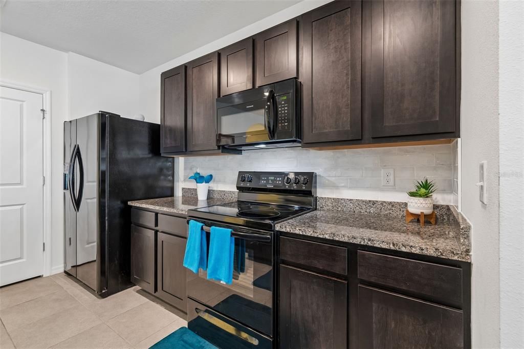 For Sale: $329,900 (3 beds, 2 baths, 1693 Square Feet)