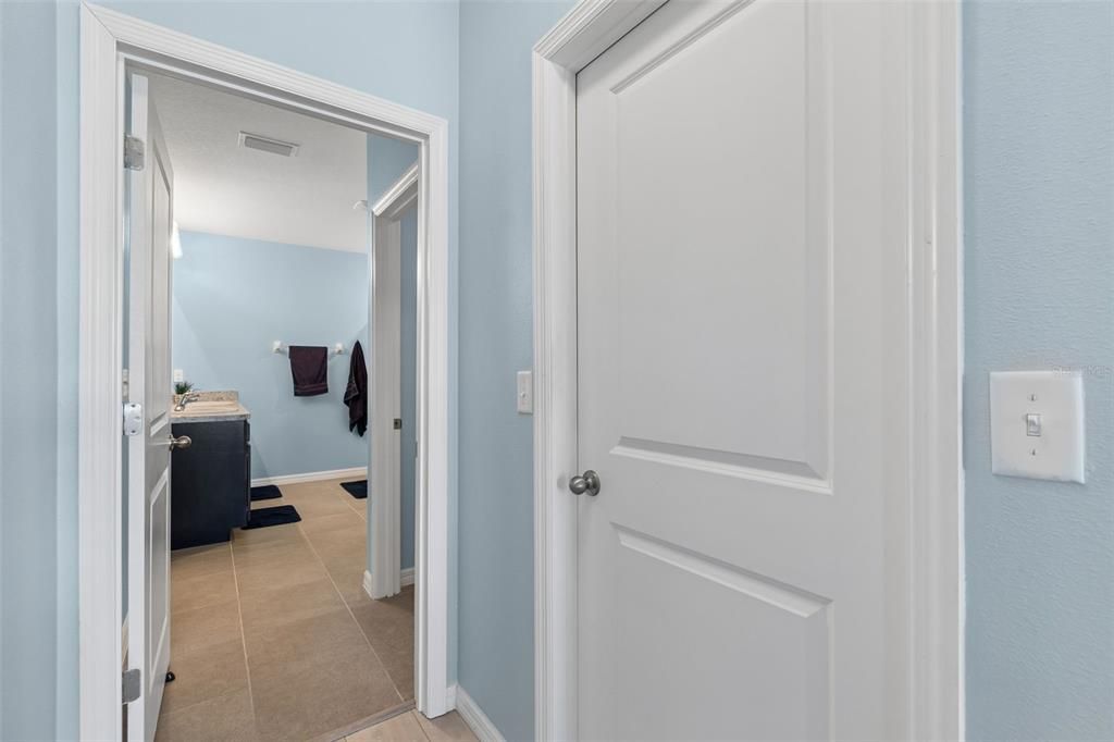 For Sale: $329,900 (3 beds, 2 baths, 1693 Square Feet)