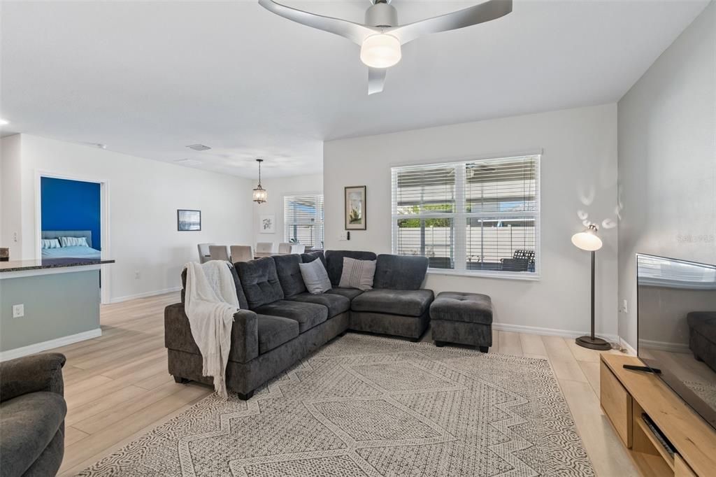 For Sale: $329,900 (3 beds, 2 baths, 1693 Square Feet)