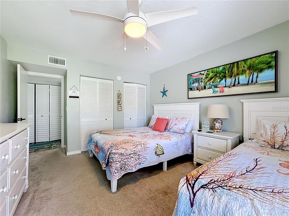 For Sale: $689,900 (2 beds, 2 baths, 1080 Square Feet)