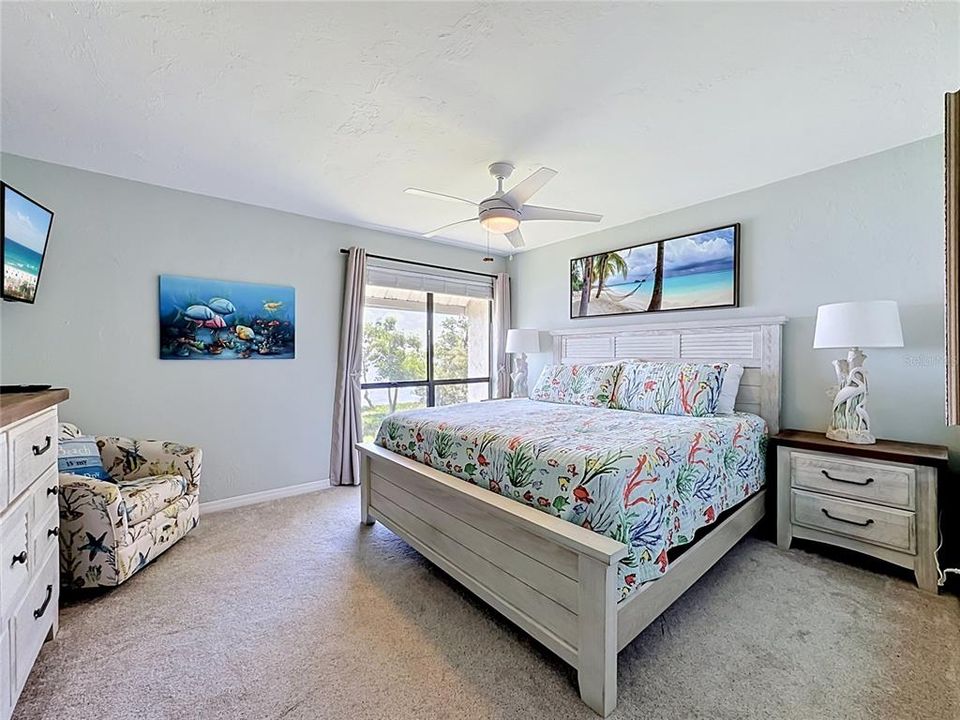 For Sale: $689,900 (2 beds, 2 baths, 1080 Square Feet)