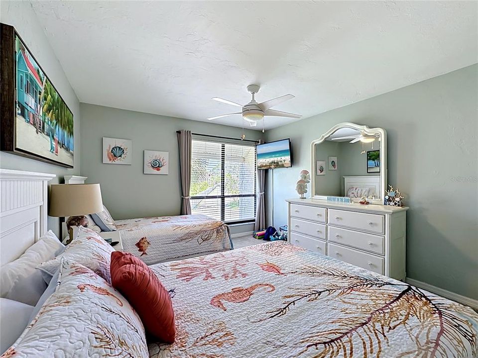 For Sale: $689,900 (2 beds, 2 baths, 1080 Square Feet)