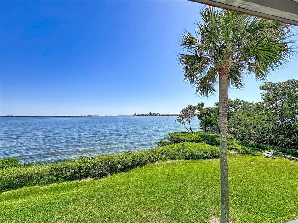 For Sale: $689,900 (2 beds, 2 baths, 1080 Square Feet)