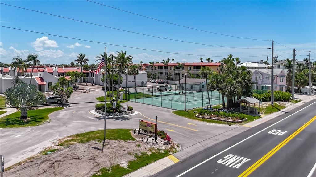 For Sale: $689,900 (2 beds, 2 baths, 1080 Square Feet)