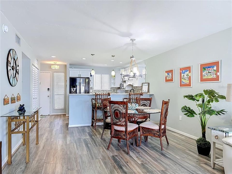 For Sale: $689,900 (2 beds, 2 baths, 1080 Square Feet)