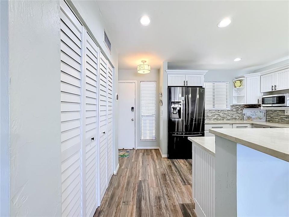 For Sale: $689,900 (2 beds, 2 baths, 1080 Square Feet)