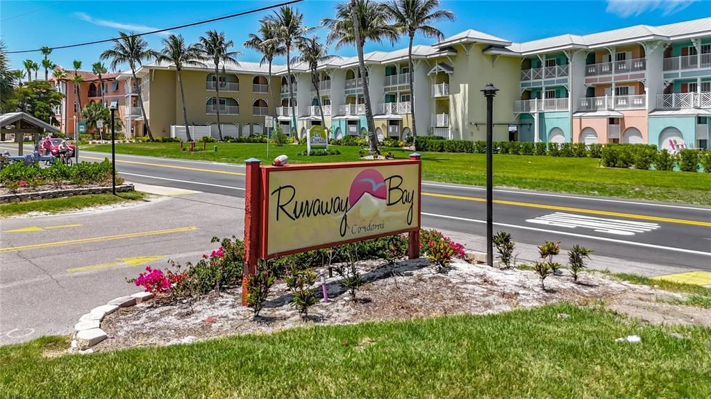 For Sale: $689,900 (2 beds, 2 baths, 1080 Square Feet)