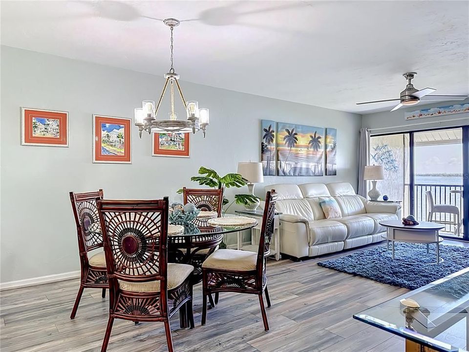 For Sale: $689,900 (2 beds, 2 baths, 1080 Square Feet)