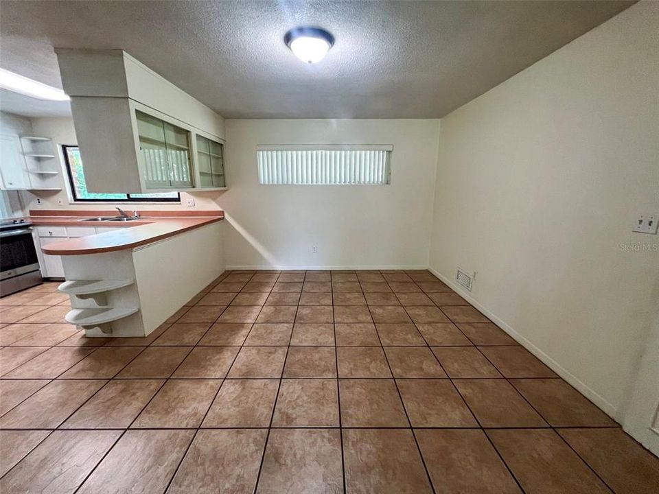 В аренду: $2,495 (4 спален, 3 ванн, 2206 Квадратных фут)