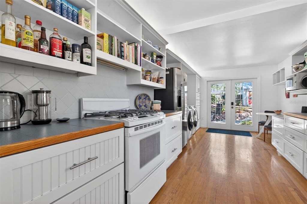 Active With Contract: $575,000 (4 beds, 2 baths, 1773 Square Feet)