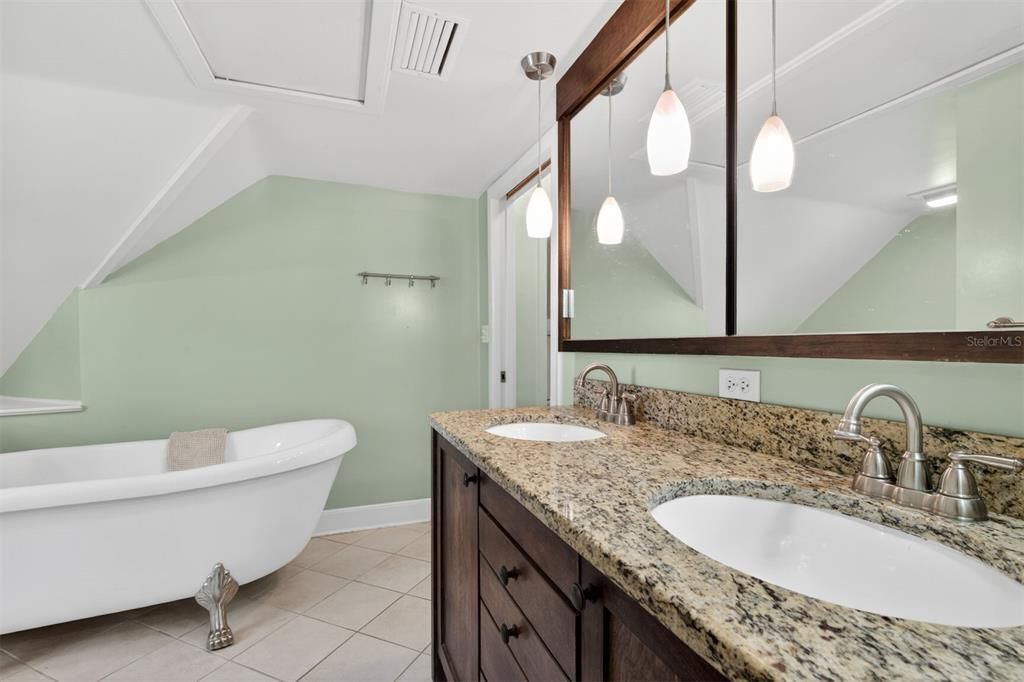 Active With Contract: $575,000 (4 beds, 2 baths, 1773 Square Feet)
