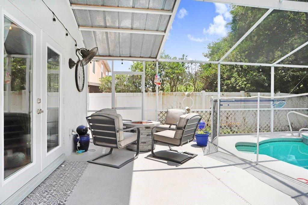 For Sale: $370,000 (4 beds, 2 baths, 1516 Square Feet)