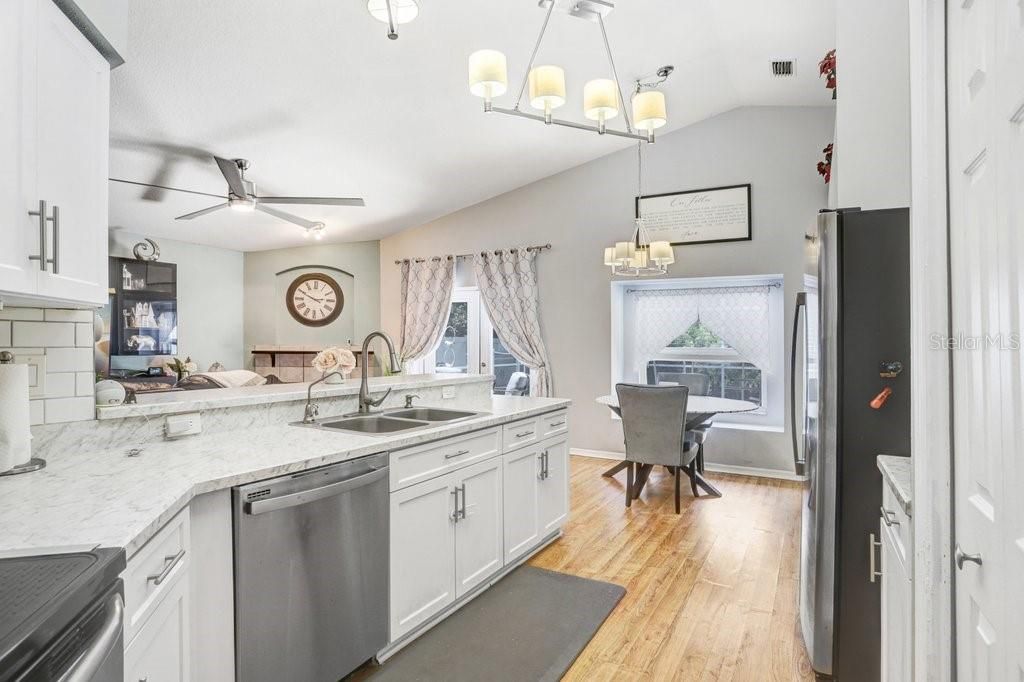 For Sale: $370,000 (4 beds, 2 baths, 1516 Square Feet)