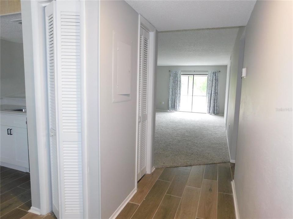 На продажу: $198,000 (2 спален, 2 ванн, 1094 Квадратных фут)