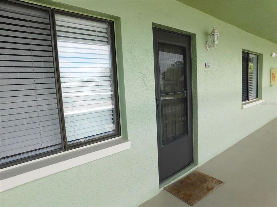 На продажу: $198,000 (2 спален, 2 ванн, 1094 Квадратных фут)