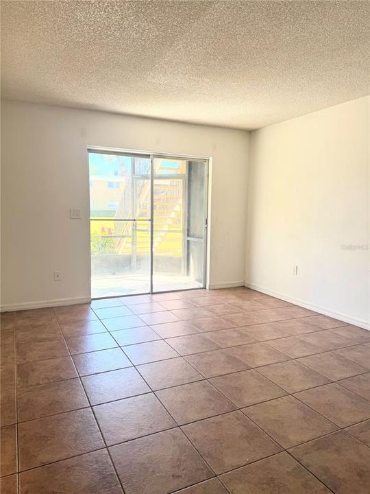 For Sale: $95,990 (1 beds, 1 baths, 768 Square Feet)