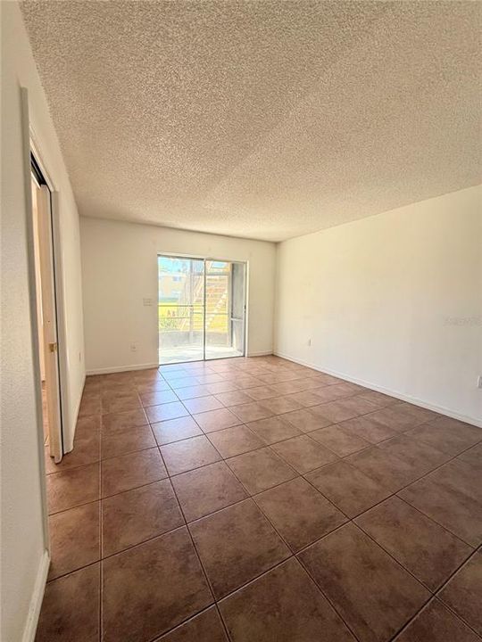For Sale: $95,990 (1 beds, 1 baths, 768 Square Feet)