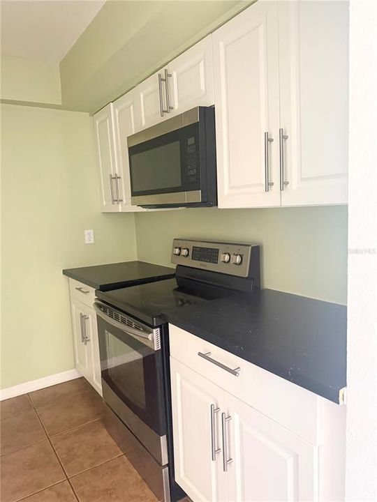 For Sale: $95,990 (1 beds, 1 baths, 768 Square Feet)
