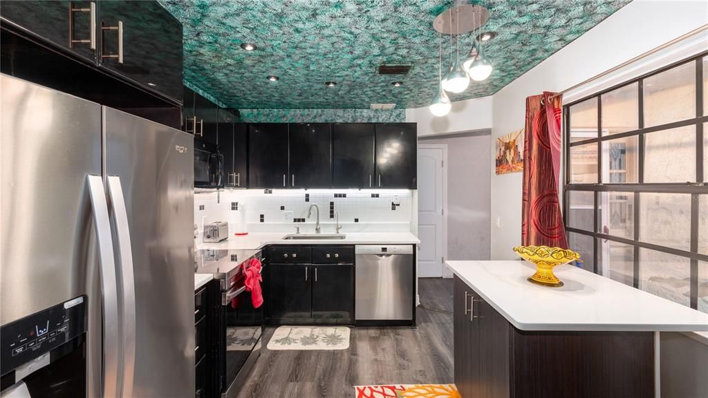 На продажу: $385,000 (3 спален, 2 ванн, 1402 Квадратных фут)