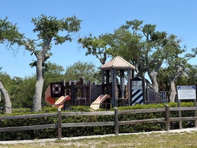 For Sale: $2,500,000 (0.27 acres)