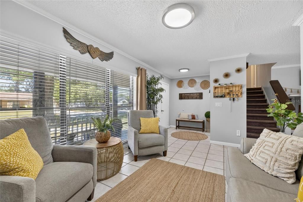 Activo con contrato: $449,000 (4 camas, 2 baños, 1793 Pies cuadrados)