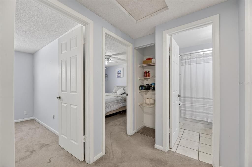 Activo con contrato: $449,000 (4 camas, 2 baños, 1793 Pies cuadrados)