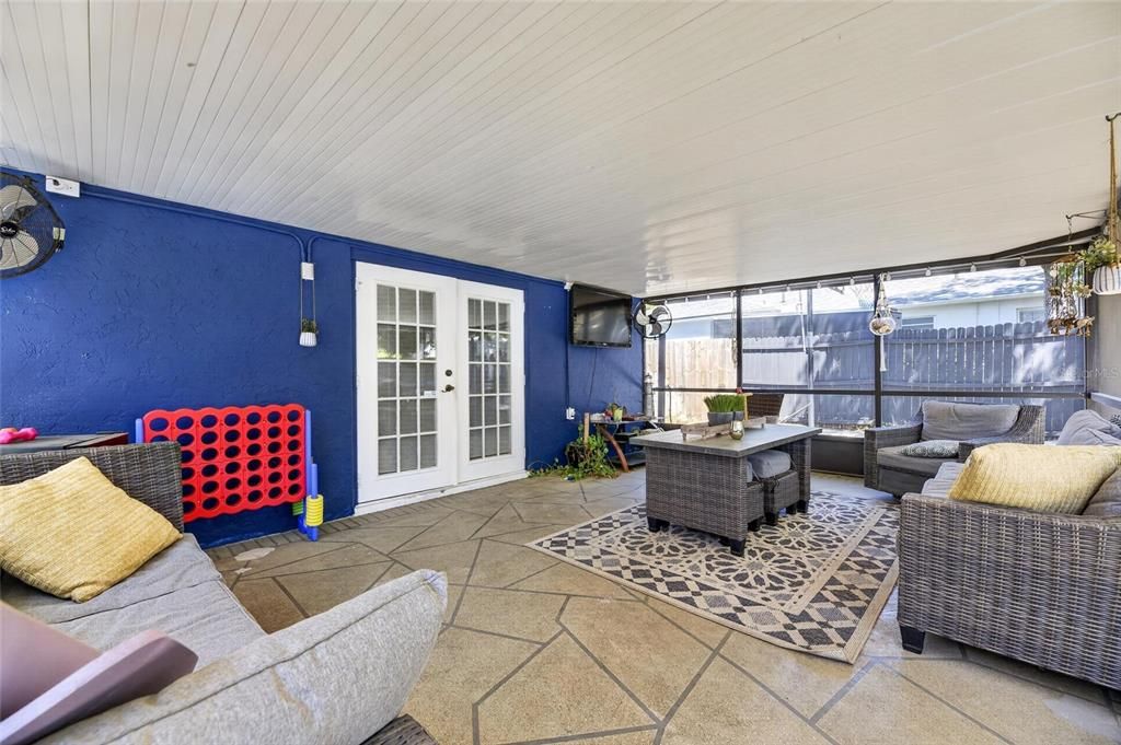 Activo con contrato: $449,000 (4 camas, 2 baños, 1793 Pies cuadrados)