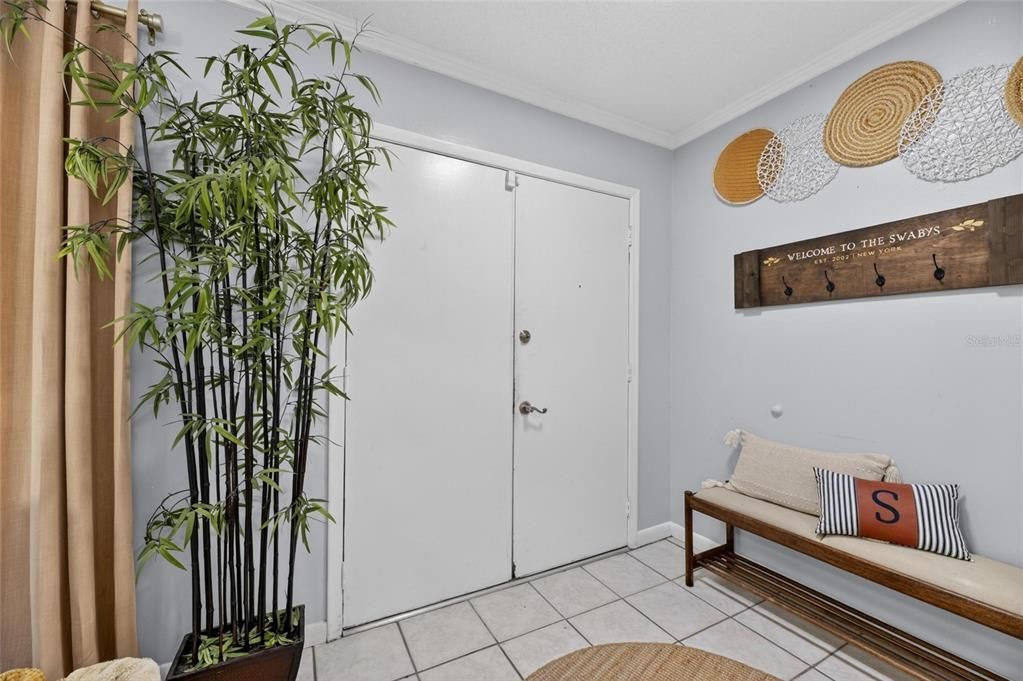 Activo con contrato: $449,000 (4 camas, 2 baños, 1793 Pies cuadrados)