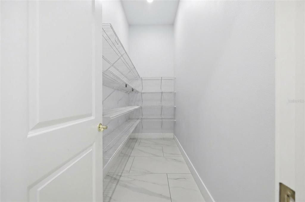 En Venta: $1,350,000 (4 camas, 3 baños, 3417 Pies cuadrados)