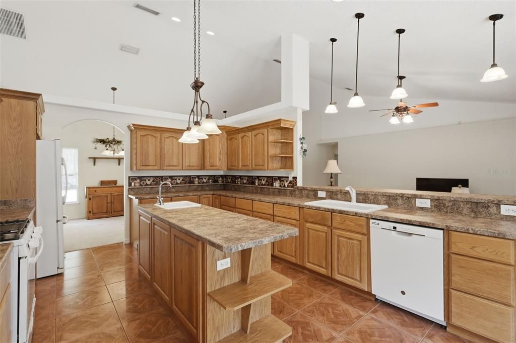 For Sale: $769,900 (3 beds, 2 baths, 2229 Square Feet)