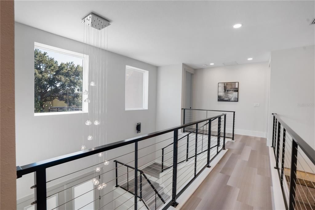 En Venta: $895,000 (4 camas, 2 baños, 2518 Pies cuadrados)