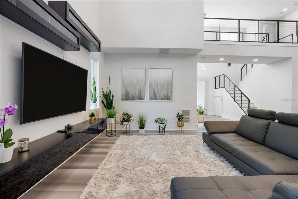 En Venta: $895,000 (4 camas, 2 baños, 2518 Pies cuadrados)