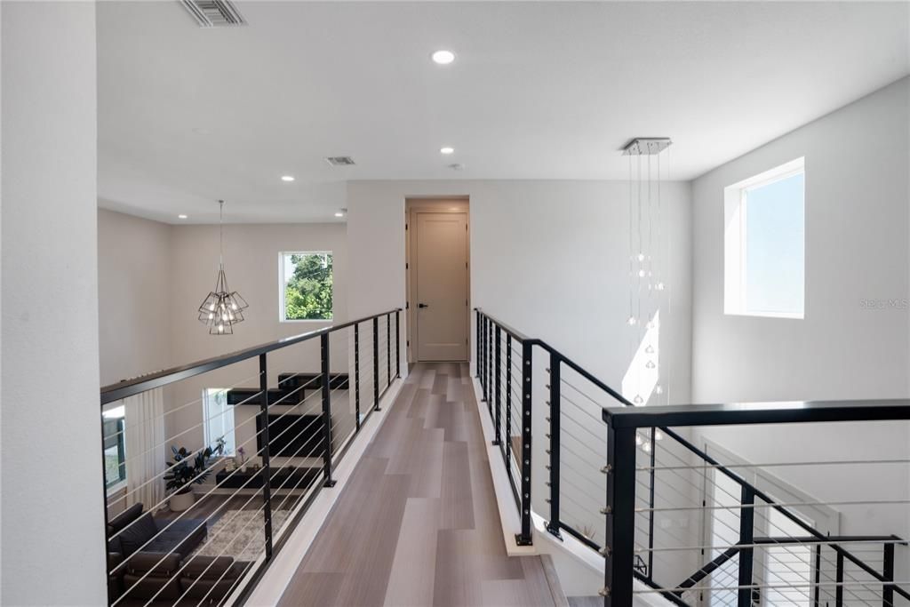 En Venta: $895,000 (4 camas, 2 baños, 2518 Pies cuadrados)