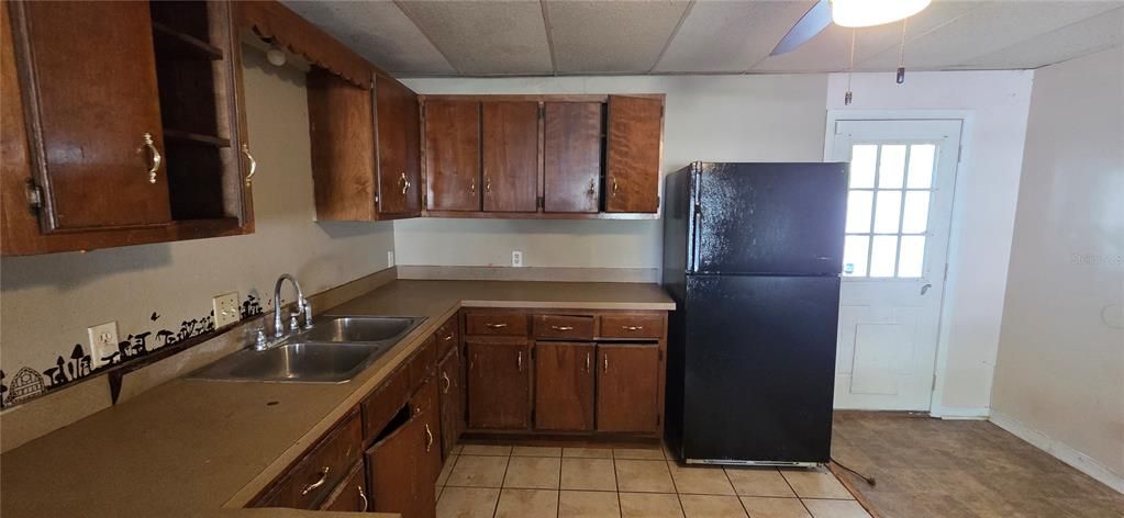 Activo con contrato: $180,000 (4 camas, 2 baños, 2160 Pies cuadrados)
